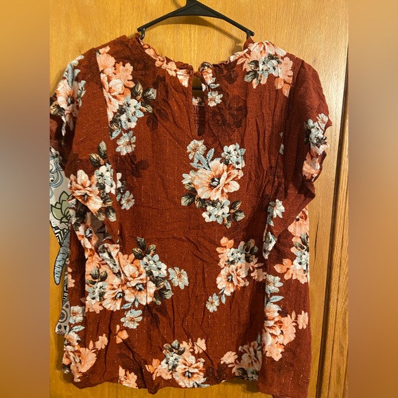 Selling a nice blouse from Maurices! - Picture 2 of 3